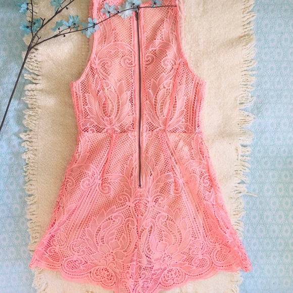 LOVE TRIANGLE Pink Crochet Romper Size S - Picture 7 of 8